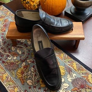 Bally Loafers 39 1/2 (8.5-9) Black leather Italian made.